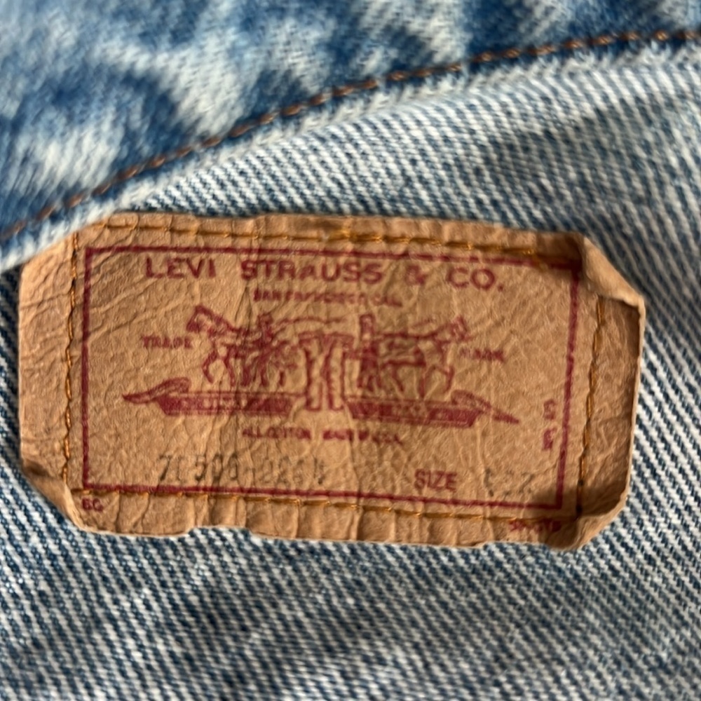 Custom boutique designed‎ Levi jacket - Picture 12 of 12